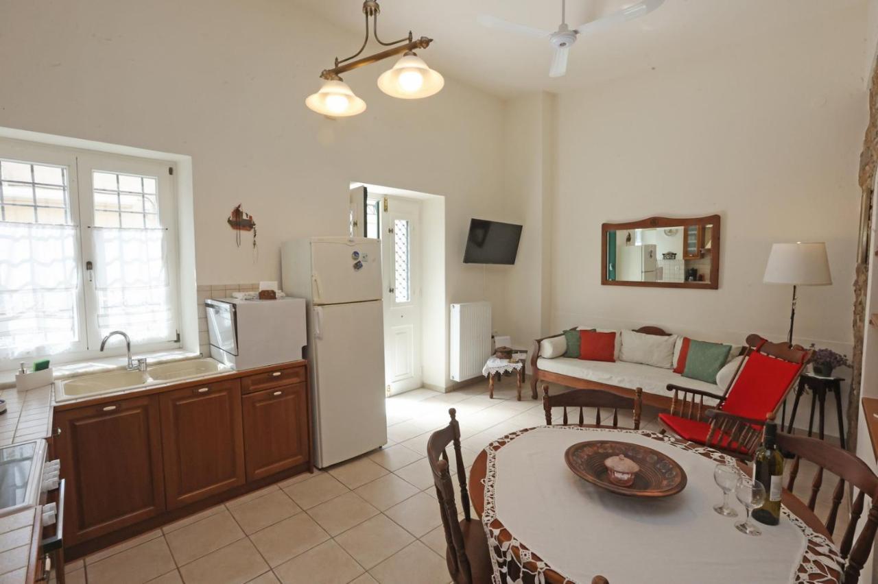 Babina'S Place-Traditional House In Ermoúpoli Extérieur photo